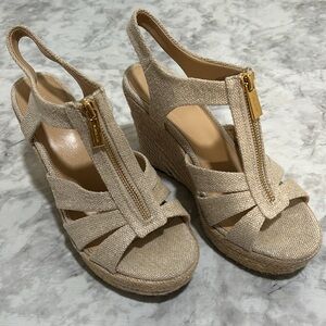MICHAEL KORK BERKELEY WEDGE SANDALS CREAM  SZ 8